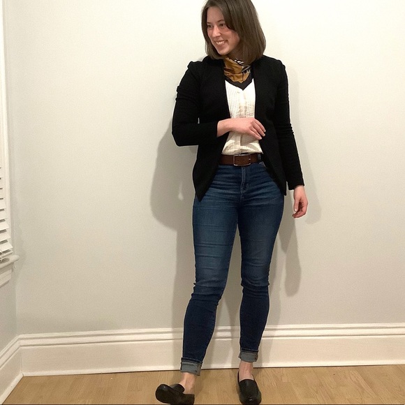 Meet your Posher, Melissa - Picture 2 of 3